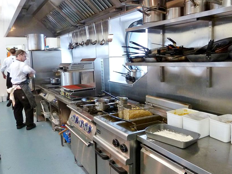 東莞不銹鋼廚具--不銹鋼材質廚具的保養